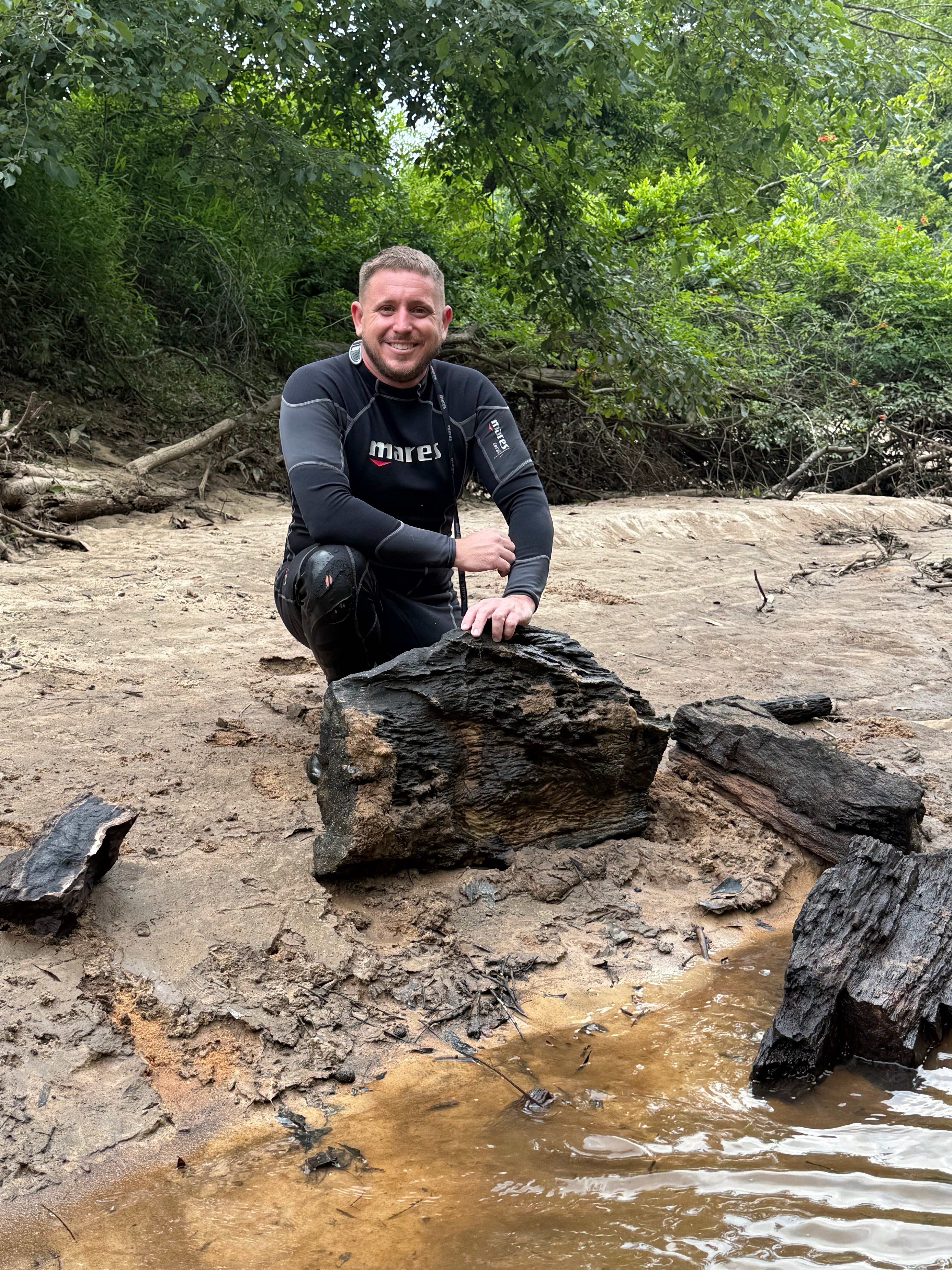 Cretaceous Crystalwood Creek: A New Brilliant Wood Dive Site